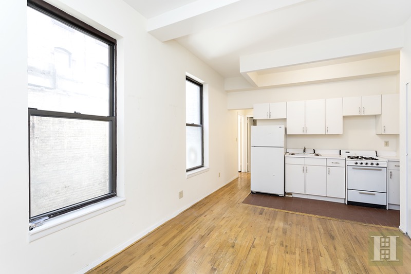 Photo 1 of 217 East 22nd Street, Gramercy Park, NYC, $2,450, Web #: 16363391