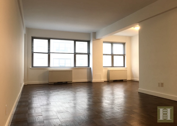 Photo 1 of 210 East 58th Street, Midtown East, NYC, $2,800, Web #: 16540015