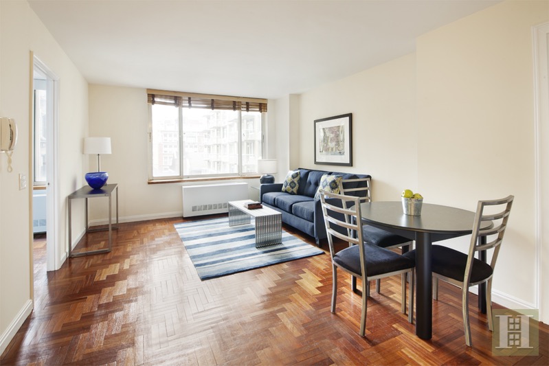 Photo 1 of 2373 Broadway 611, Upper West Side, NYC, $4,800, Web #: 16577142