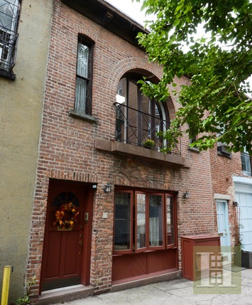 Photo 1 of Unique Private Carriage, House Apt , Cobble Hill, Brooklyn, NY, $3,300, Web #: 16584118