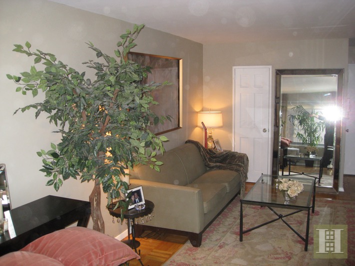 Photo 1 of Tree Lined  Village Block, Greenwich Village, NYC, $3,295, Web #: 16612151