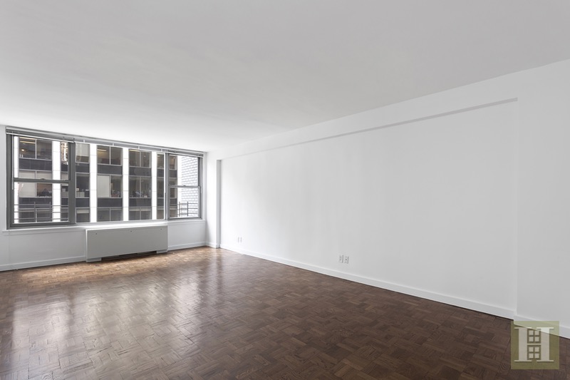 Photo 1 of 65 West 55th Street, Midtown West, NYC, $4,685, Web #: 16626750