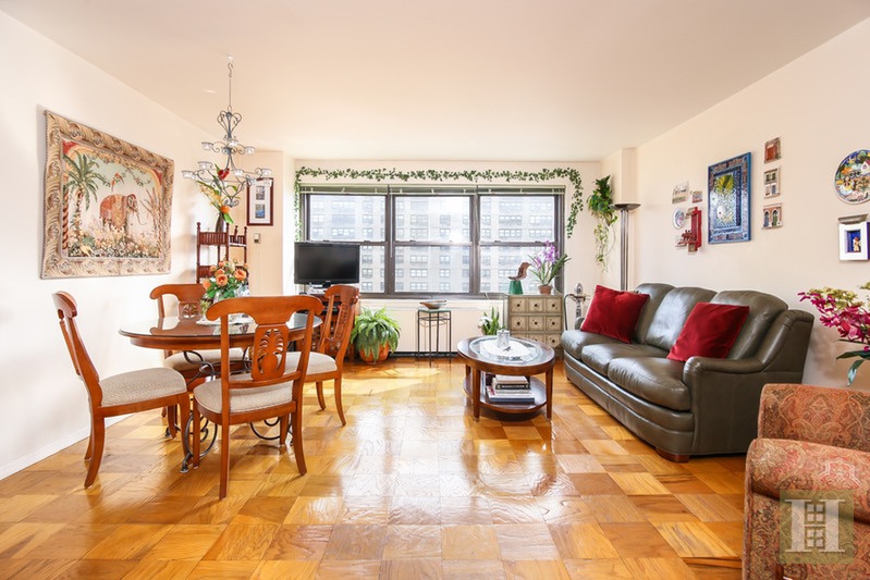 Photo 1 of 180 West End Avenue 22G, Upper West Side, NYC, $740,000, Web #: 16628128