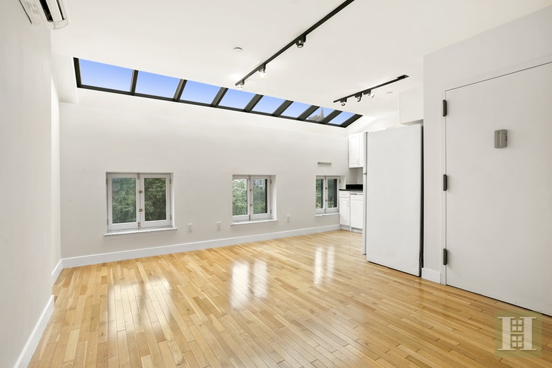 Photo 1 of 345 West 20th Street 4, Chelsea, NYC, $3,395, Web #: 16639096