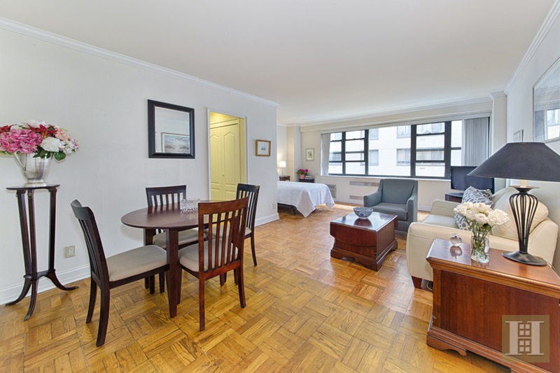 Photo 1 of 340 East 74th Street 3A, Upper East Side, NYC, $525,000, Web #: 16639197