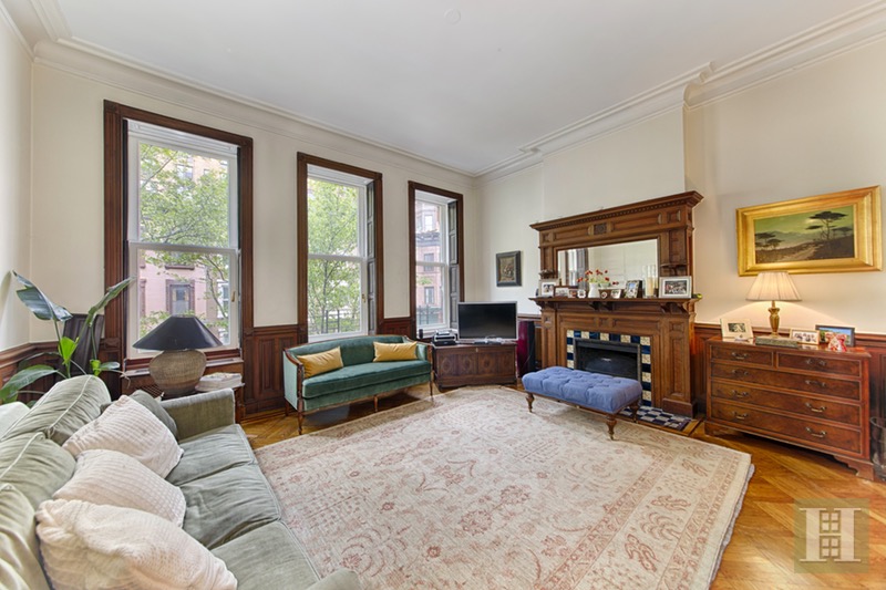 Photo 1 of 110 West 78th Street, Upper West Side, NYC, $12,750, Web #: 16678944