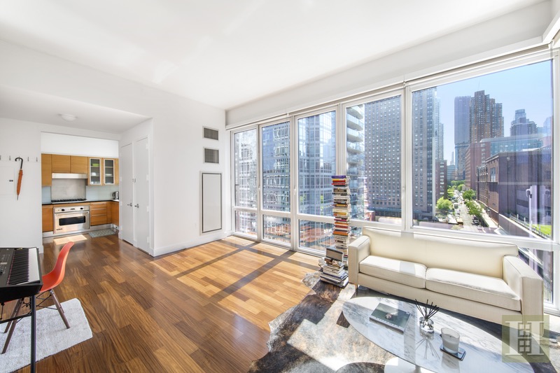 Photo 1 of 10 West End Avenue 12J, Upper West Side, NYC, $929,000, Web #: 16713229