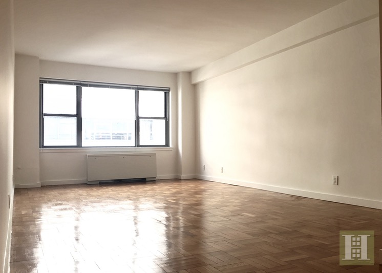 Photo 1 of 210 East 58th Street 7F, Midtown East, NYC, $2,472, Web #: 16838501