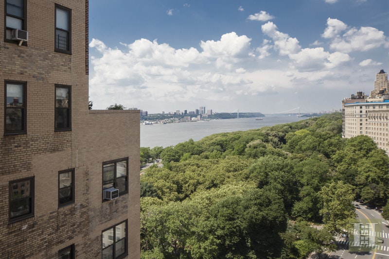 Photo 1 of 230 Riverside Drive 17M, Upper West Side, NYC, $2,500, Web #: 16899018