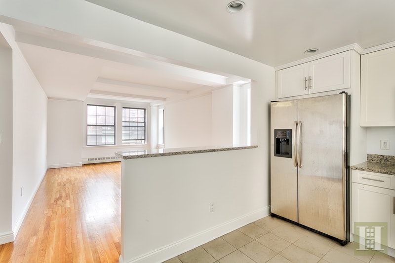 Photo 1 of 17 Park Avenue, Midtown East, NYC, $6,595, Web #: 17009237