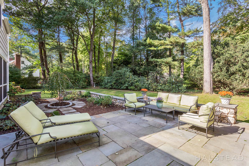 11 Deepwood Road Darien Connecticut 06820 1 949 000 For 11 Deepwood Road Darien Connecticut 06820 1 949 000 Property For