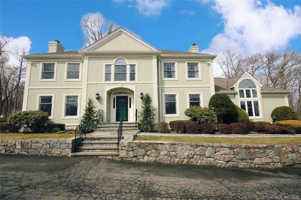 76 EMERALD LANE