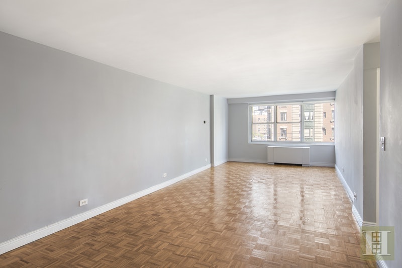 Photo 1 of 155 West 68th Street 927, Upper West Side, NYC, $3,795, Web #: 17181426