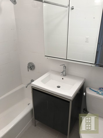 Bathroom Fixtures Upper East Side Nyc east 82nd street, upper east side, nyc, 10028, $3,450, for rent Bathroom Fixtures Upper East Side Nyc east 82nd street, upper east side, nyc, 10028, $3,450, for rent