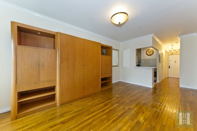 Photo 1 of 186 West 80th Street 4G, Upper West Side, NYC, $2,500, Web #: 17243068