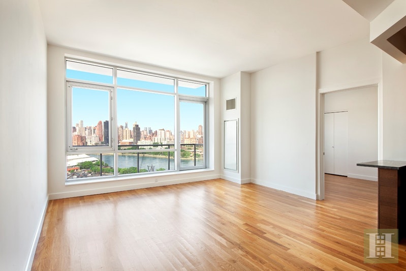 Photo 1 of One Bed At Luxury East River Tower Condo, Long Island City, Queens, NY, $2,450, Web #: 17280281