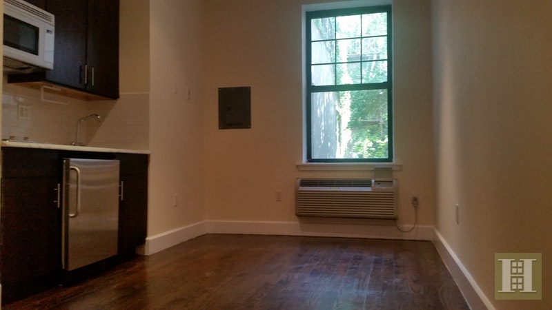Photo 1 of 306 West 22nd Street 2B, Chelsea, NYC, $1,900, Web #: 17379855