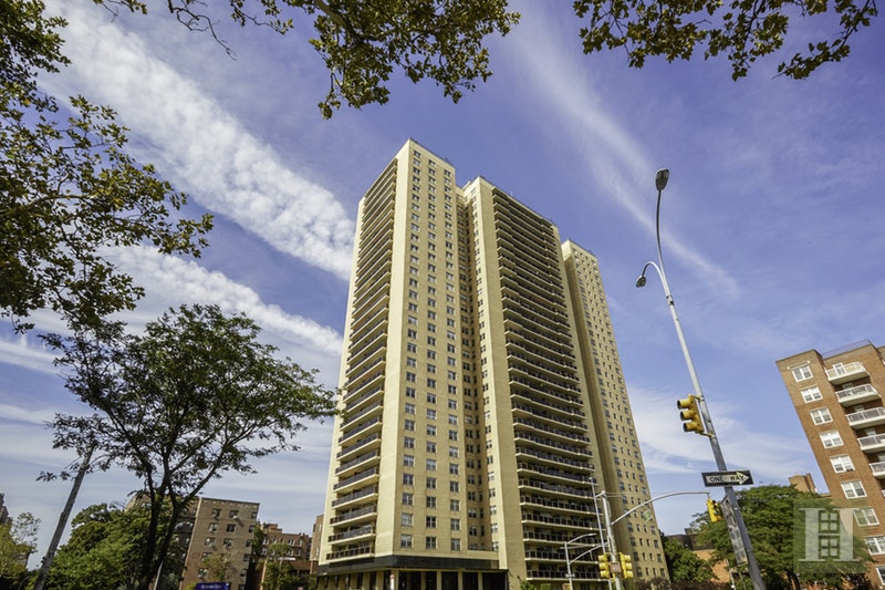 Photo 1 of 110 -11 Queens Blvd 12B, Forest Hills, Queens, NY, $935,000, Web #: 17400937
