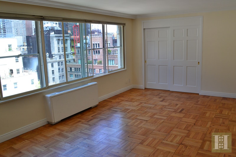 Photo 1 of 57th/5th Mint No Fee Studio, Midtown West, NYC, $2,800, Web #: 17582574