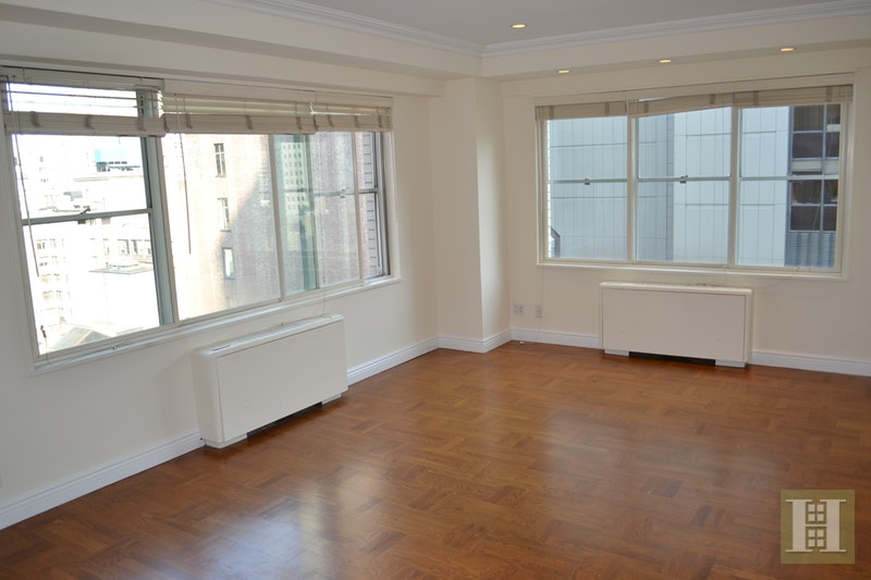Photo 1 of 57th/5th No Fee One Bedroom, Midtown West, NYC, $3,750, Web #: 17661845