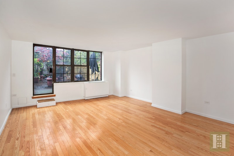 Photo 1 of 222 West 14th Street 2C, Chelsea, NYC, $3,900, Web #: 17700101