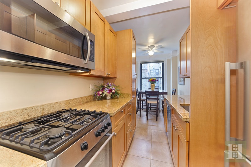 Photo 1 of 205 East 69th Street 5G, Upper East Side, NYC, $750,000, Web #: 17720094