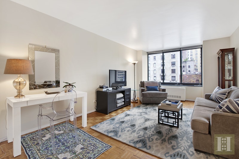 Photo 1 of 215 West 95th Street 8L, Upper West Side, NYC, $2,995, Web #: 17790505