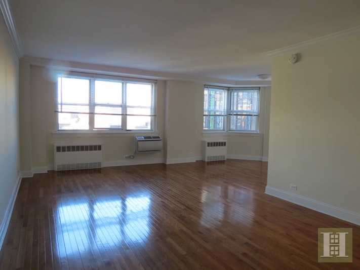 Photo 1 of 201 East 19th Street 12C, Gramercy Park, NYC, $3,095, Web #: 17941169