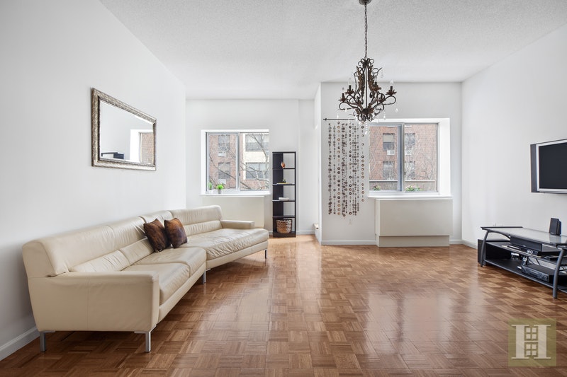 Photo 1 of 300 West 135th Street 2Q, Central Harlem, NYC, $950,000, Web #: 17954405