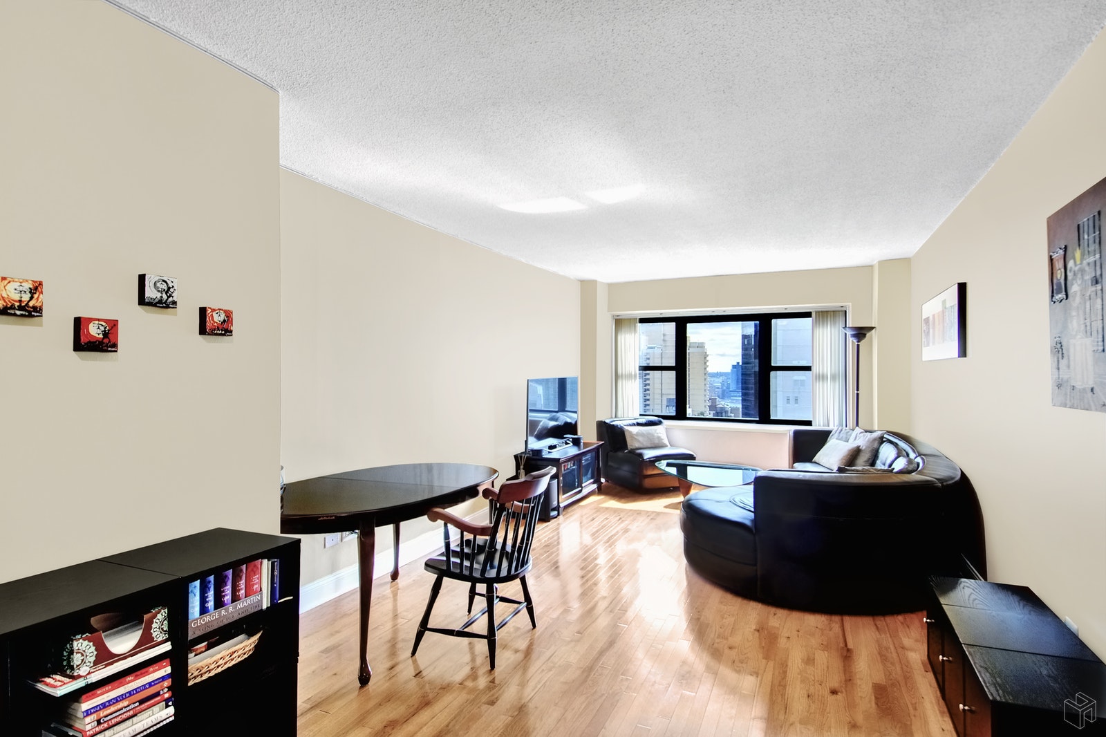 Photo 1 of 160 East 38th Street 25G, Midtown East, NYC, $745,000, Web #: 17962344