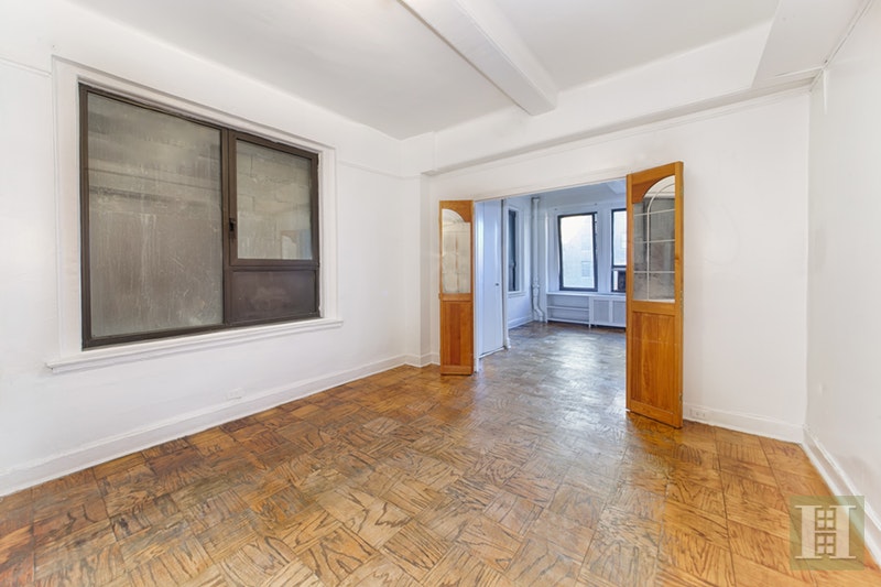 Photo 1 of 118 West 72nd Street, Upper West Side, NYC, $385,000, Web #: 18025595