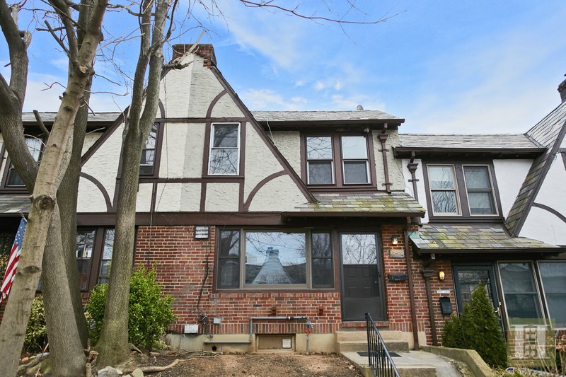Photo 1 of 67 -122 Burns Street, Forest Hills, Queens, NY, $907,000, Web #: 18093805