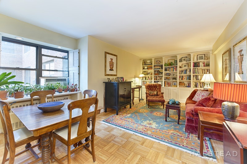 Photo 1 of 11 Riverside Drive, Upper West Side, NYC, $755,000, Web #: 18196305