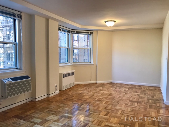 Closed Beautiful Large Corner Alc Studio, Gramercy Park, NYC, ID