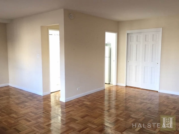 Closed Beautiful Large Corner Alc Studio, Gramercy Park, NYC, ID