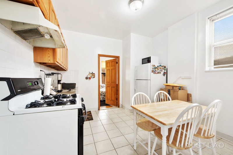 Photo 1 of 31-58 42nd Street 1R, Astoria, Queens, NY, $2,200, Web #: 18221912