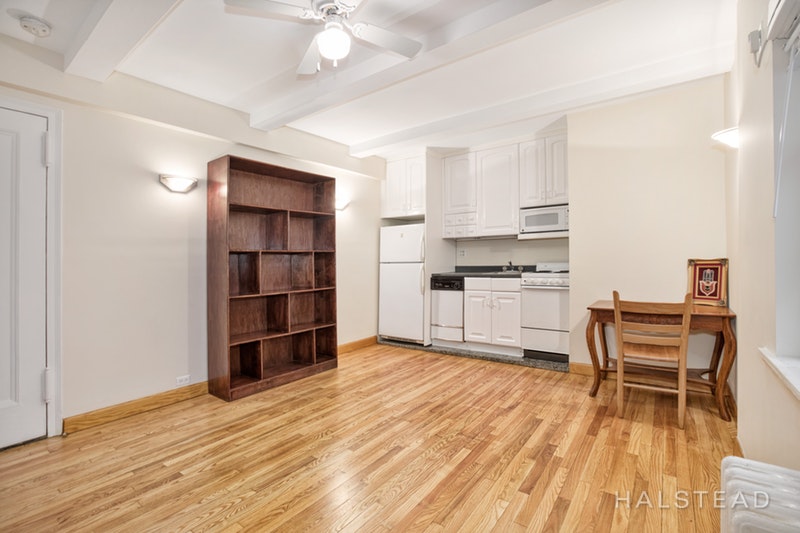 Photo 1 of 333 East 43rd Street 103, Midtown East, NYC, $2,100, Web #: 18240995