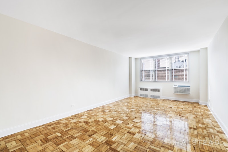 Photo 1 of 222 East 19th Street 5J, Gramercy Park, NYC, $3,895, Web #: 18273500