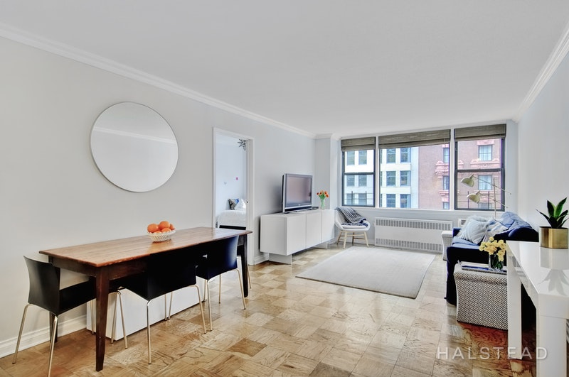 Photo 1 of 200 West 79th Street 6D, Upper West Side, NYC, $980,000, Web #: 18322559