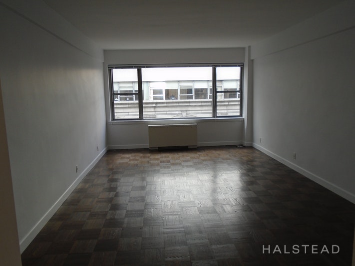 Photo 1 of 210 East 58th Street 4D, Midtown East, NYC, $2,485, Web #: 18326579