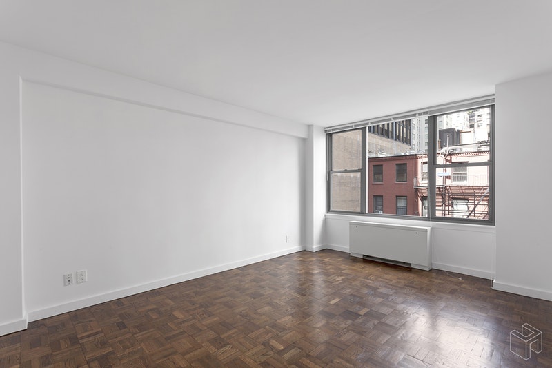 Photo 1 of 65 West 55th Street, Midtown West, NYC, $3,150, Web #: 18333642