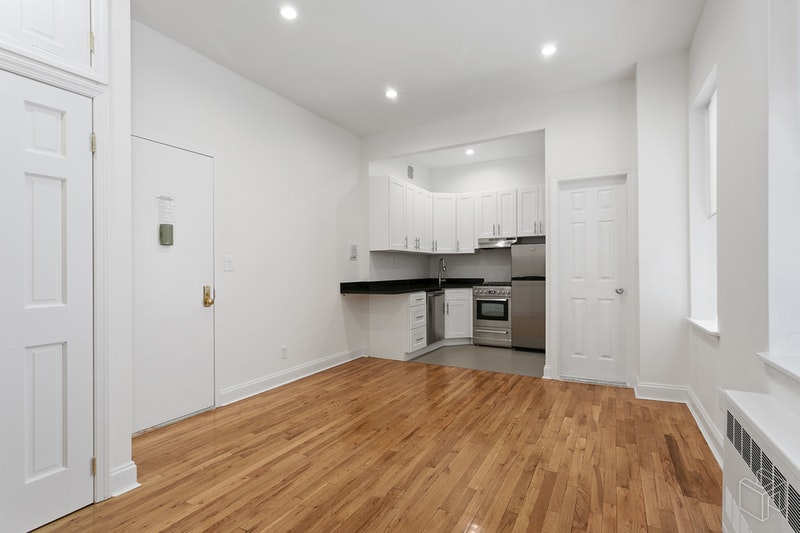Photo 1 of 330 West 85th Street 2F, Upper West Side, NYC, $2,150, Web #: 18447837