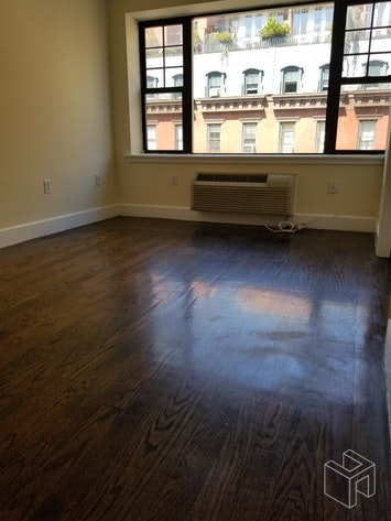 Photo 1 of 306 West 22nd Street 4A, Chelsea, NYC, $2,700, Web #: 18448832