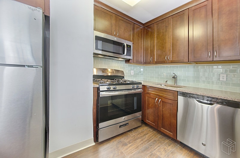 Photo 1 of 201 West 74th Street 9G, Upper West Side, NYC, $3,799, Web #: 18497137
