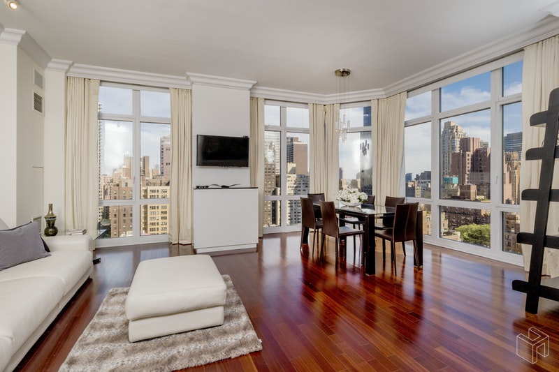 Photo 1 of 300 East 55th Street 17D, Midtown East, NYC, $8,200, Web #: 18497157