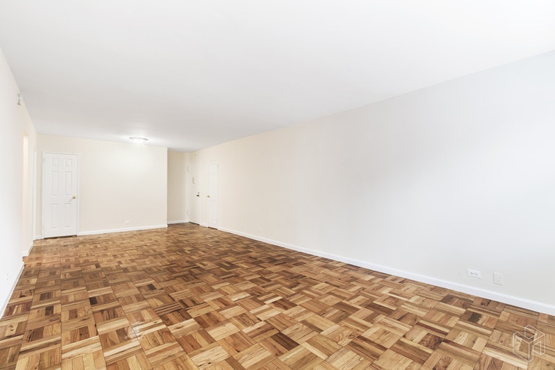 Photo 1 of 201 East 19th Street 7L, Gramercy Park, NYC, $3,995, Web #: 18503113