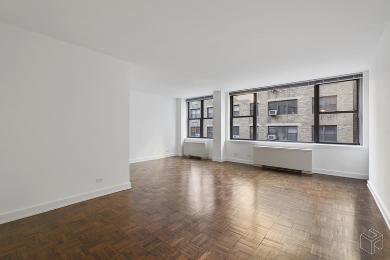 Photo 1 of 155 East 55th Street 9A, Midtown East, NYC, $2,935, Web #: 18528102