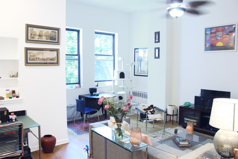 Photo 1 of 150 West 74th Street 1C, Upper West Side, NYC, $2,700, Web #: 18555796