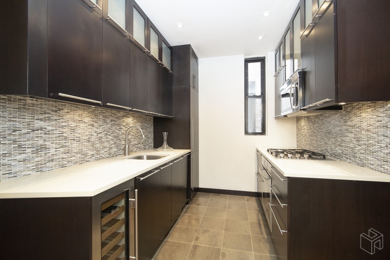 Photo 1 of 360 West 21st Street 4K, Chelsea, NYC, $3,200, Web #: 18585799