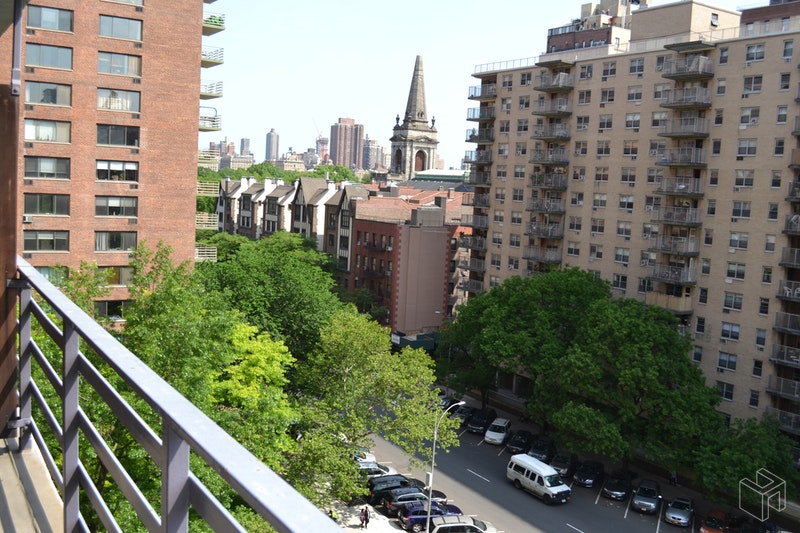 Photo 1 of 382 Central Park West, Upper West Side, NYC, $3,500, Web #: 18618701
